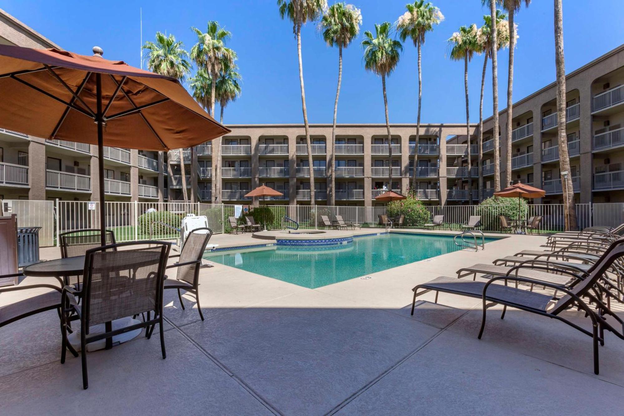 Best Western Plus Scottsdale Thunderbird Suites Eksteriør billede